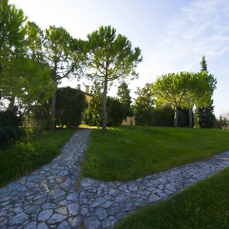 Il Podere Del Germano Reale Hotel