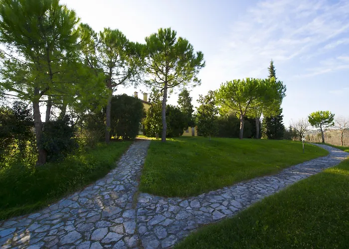 Il Podere Del Germano Reale Hotel