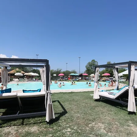 Otel Il Podere Del Germano Reale