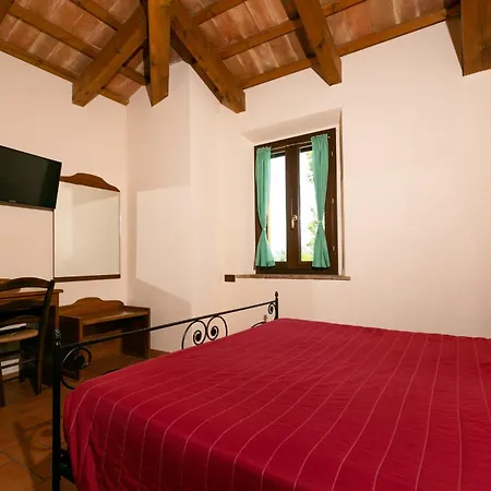 Il Podere Del Germano Reale 酒店 4*