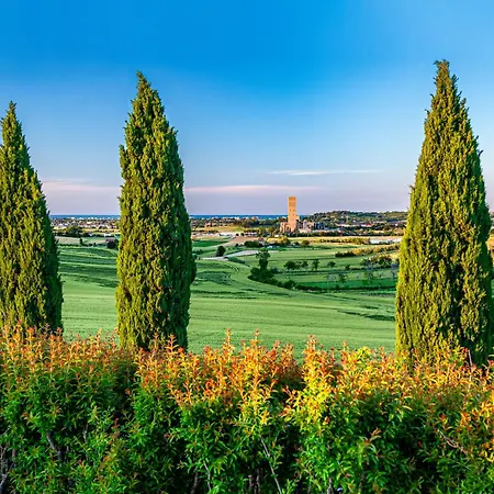 酒店 Il Podere Del Germano Reale 4*