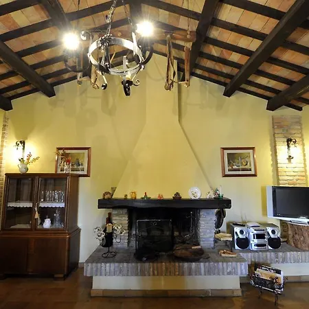 Otel Il Podere Del Germano Reale 4*